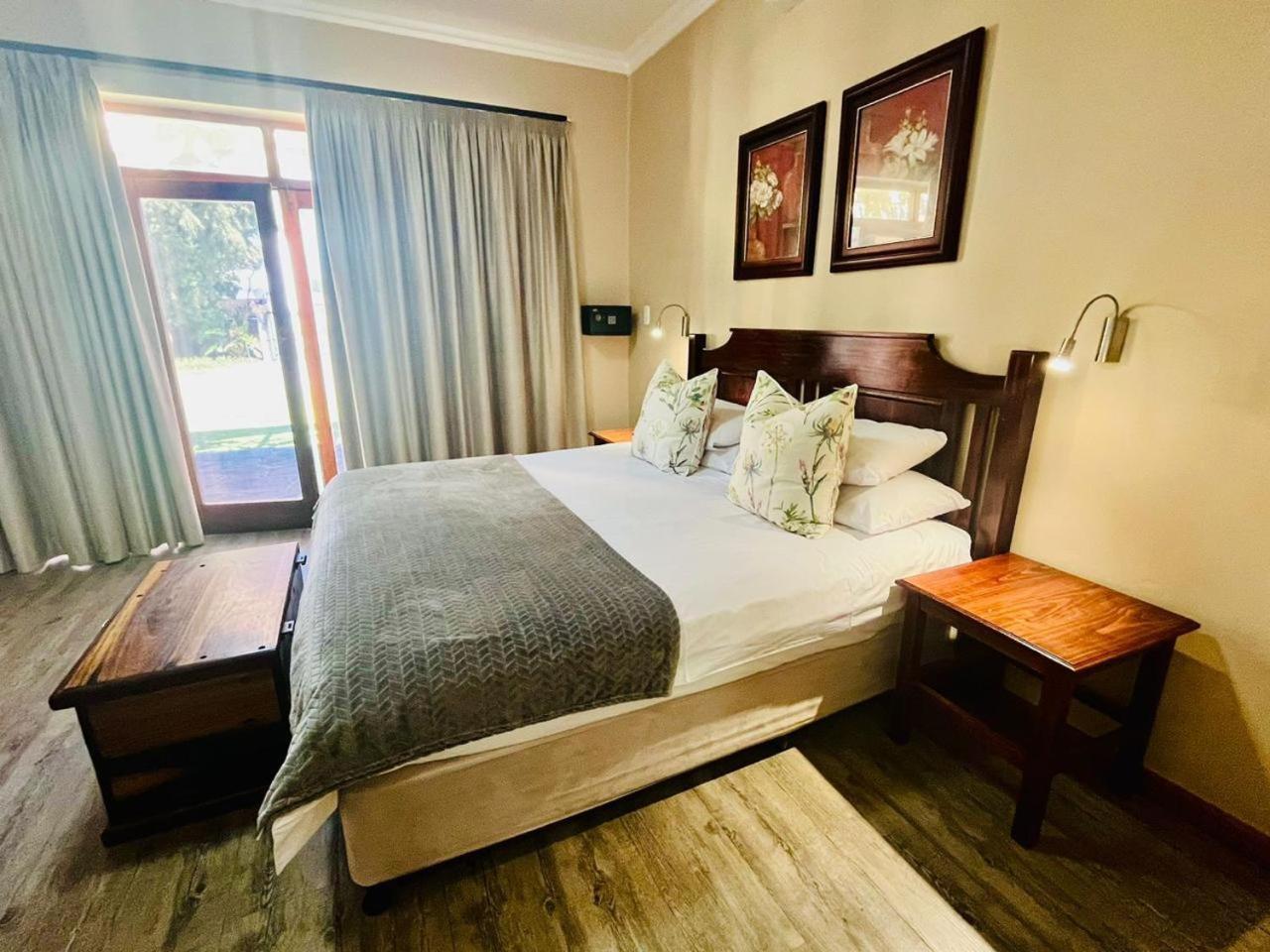 17 On Bird Guest House Beaufort West Esterno foto