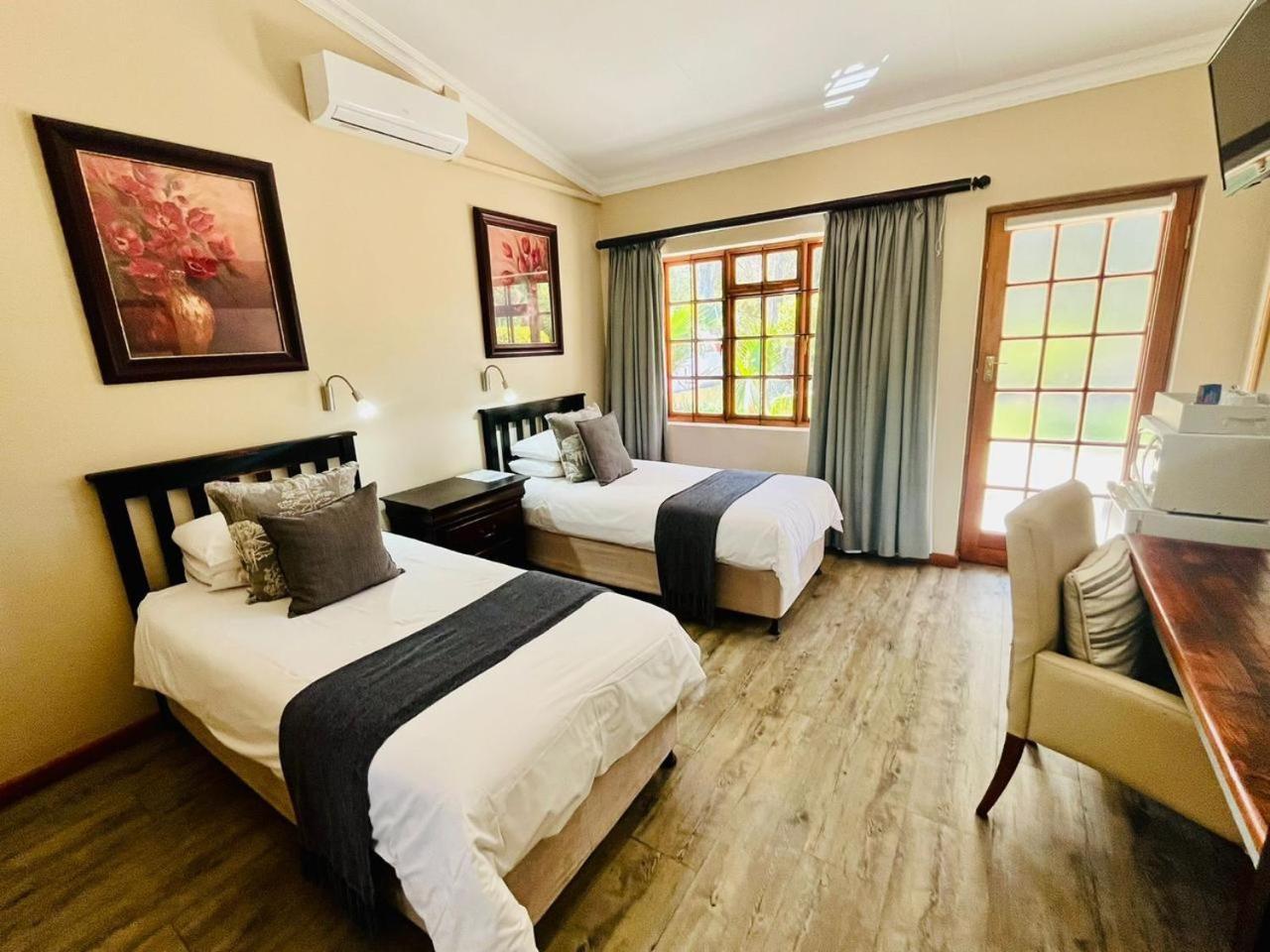 17 On Bird Guest House Beaufort West Esterno foto