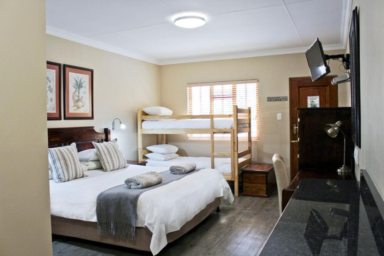 17 On Bird Guest House Beaufort West Esterno foto