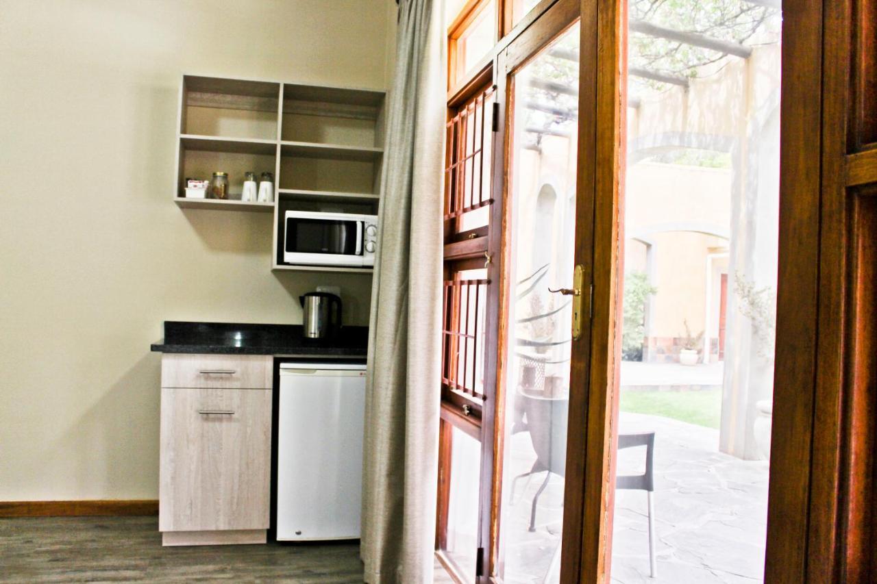 17 On Bird Guest House Beaufort West Esterno foto