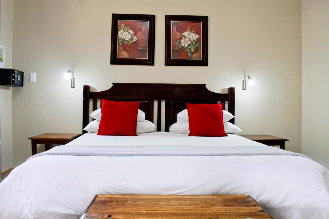 17 On Bird Guest House Beaufort West Esterno foto
