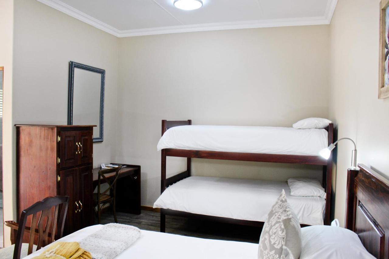 17 On Bird Guest House Beaufort West Esterno foto