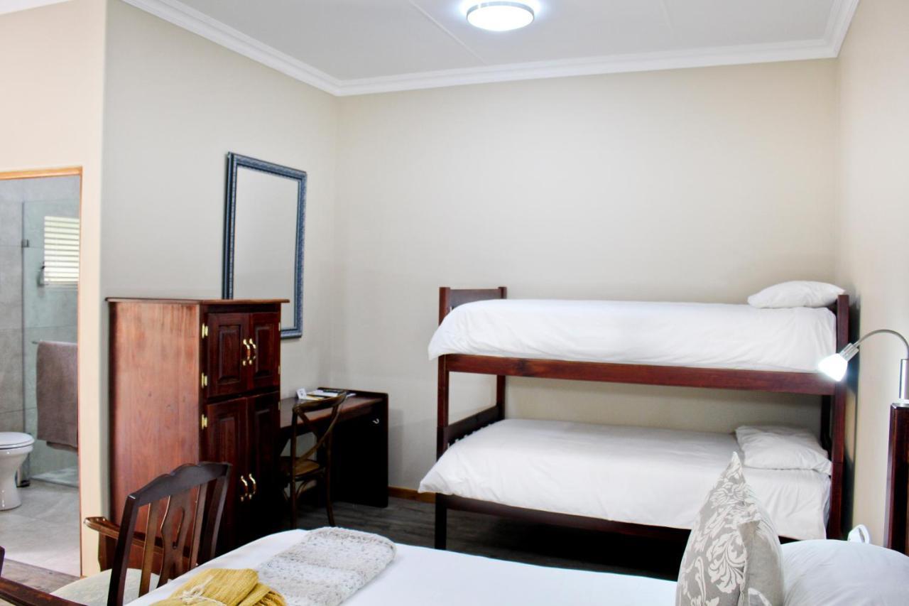 17 On Bird Guest House Beaufort West Esterno foto