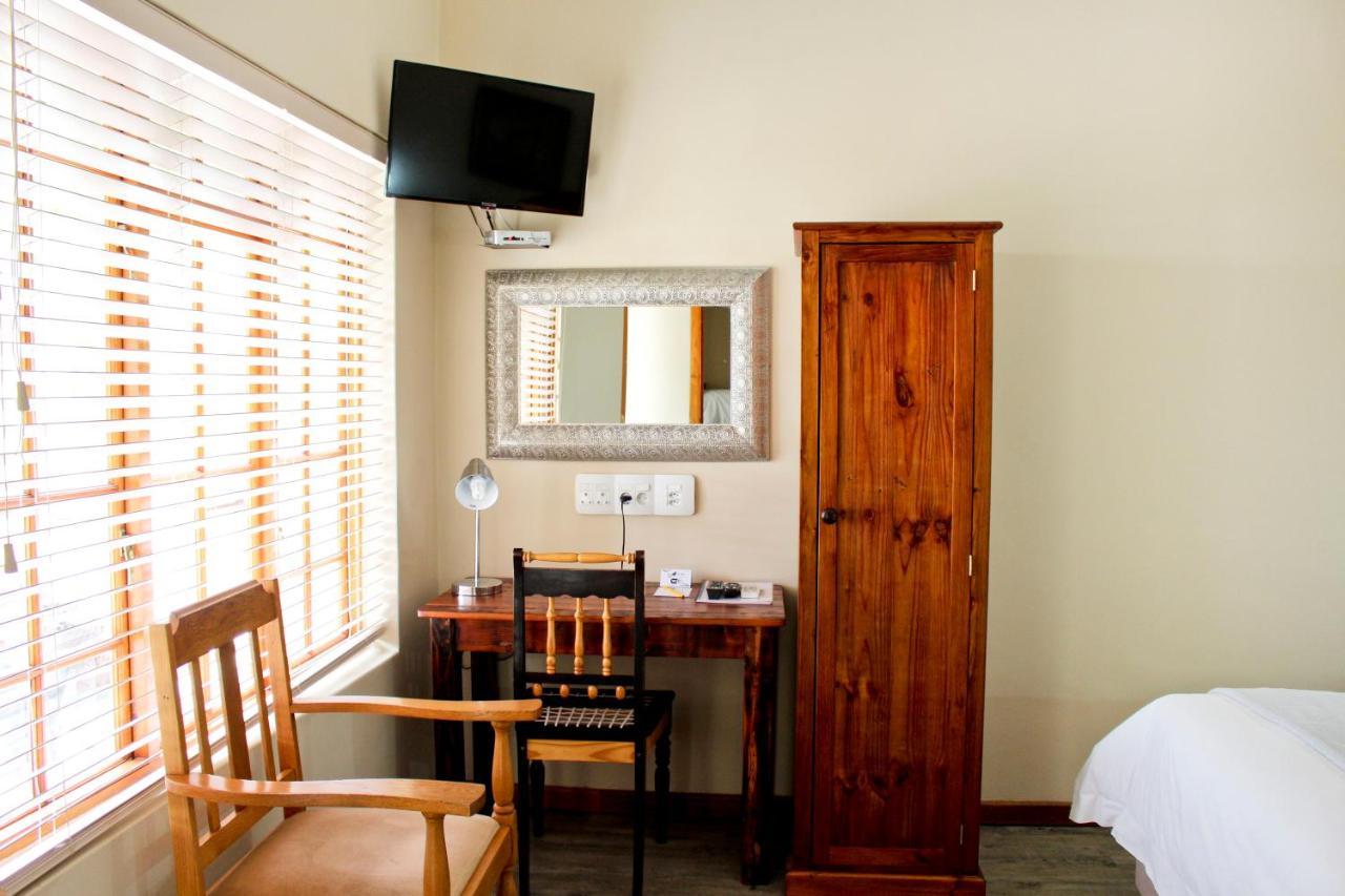 17 On Bird Guest House Beaufort West Esterno foto
