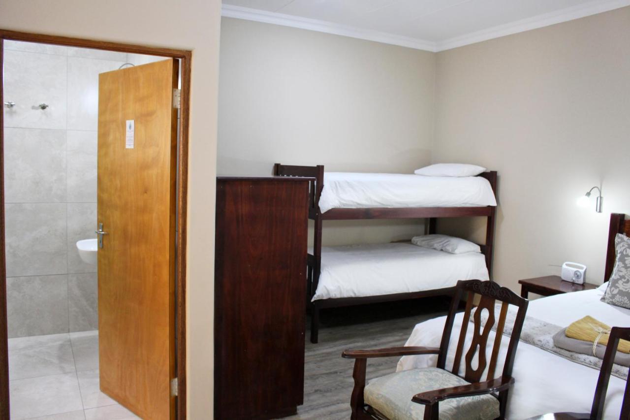 17 On Bird Guest House Beaufort West Esterno foto